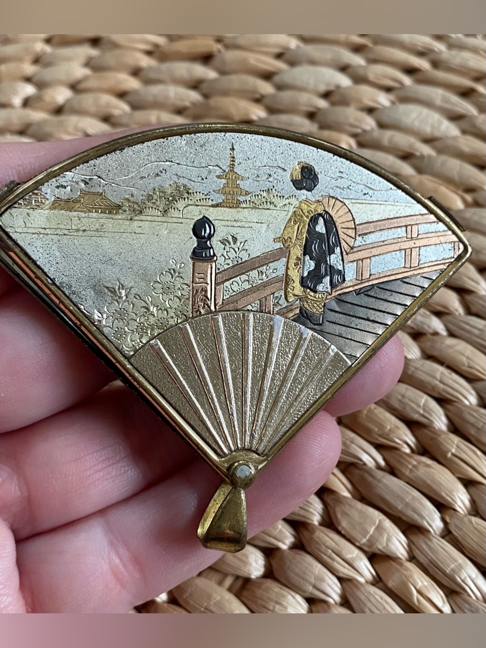 Vintage Elegance Japanese Geisha Landscape Fan Shaped Compact Mirror Pendant
